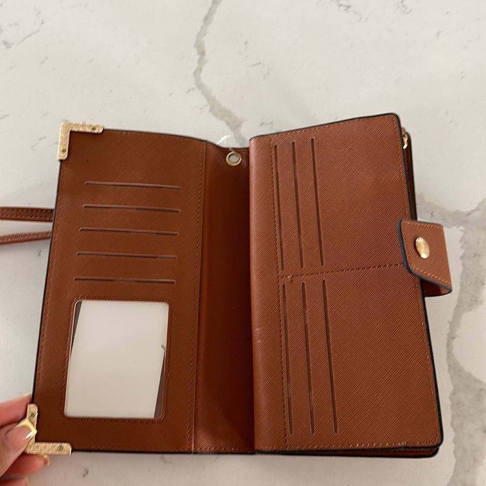 Calista Hand Wallet - Picture 3 of 5